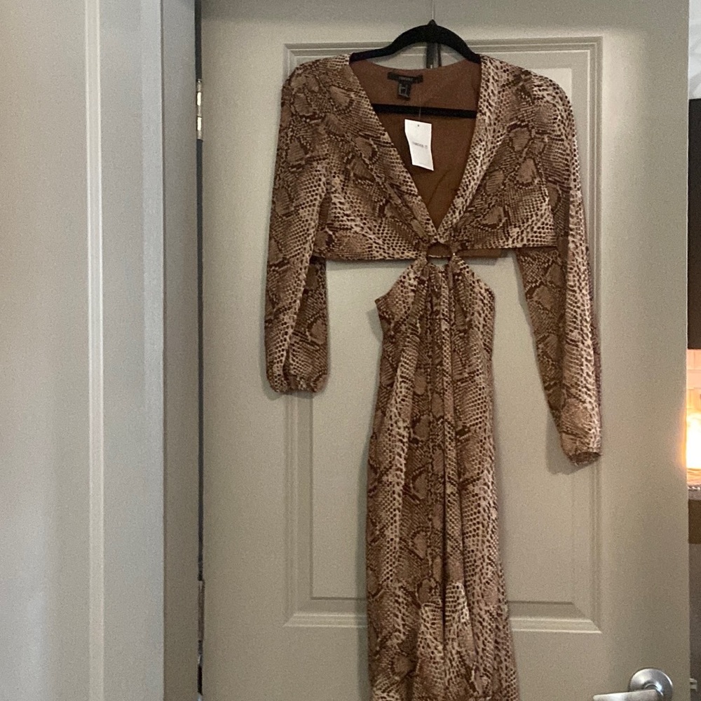 Forever21 Open back Maxi Dress S NWT